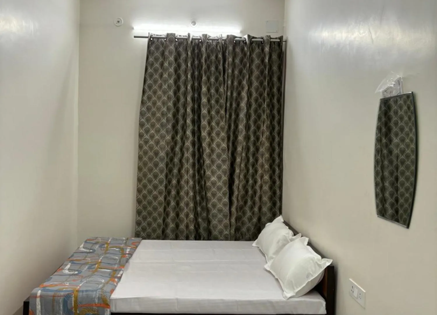Pipewalas House Varanasi