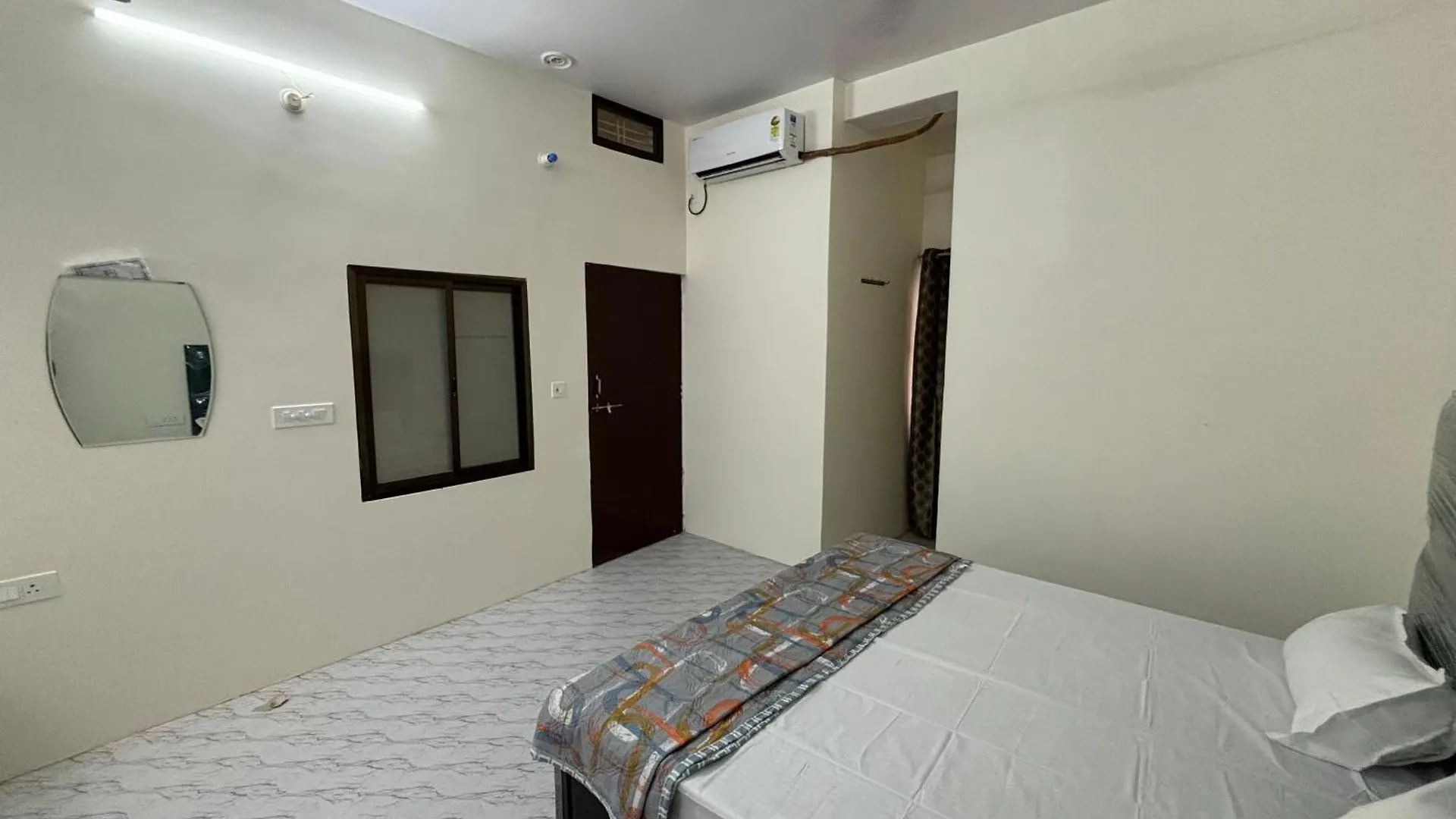 Pipewalas House Varanasi