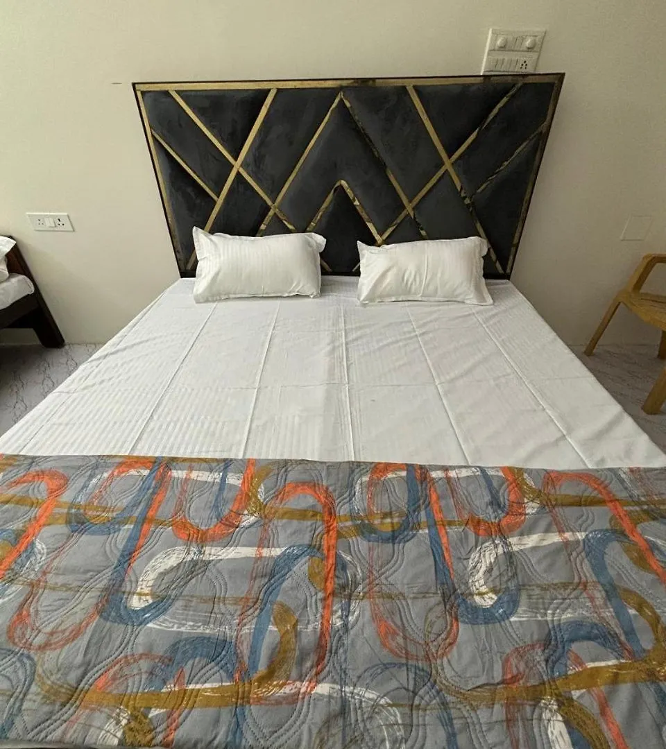 Pipewalas House Varanasi 0*,